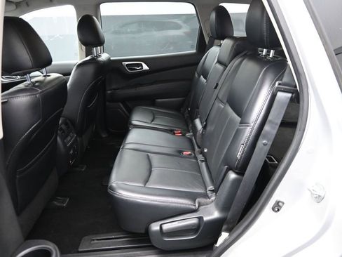 Used 2020 Nissan Pathfinder SL AWD/4WD image 15