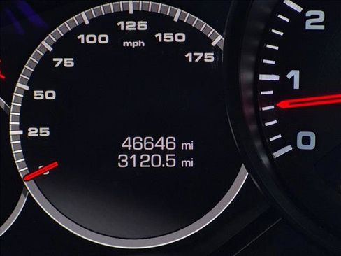 Used 2021 Porsche Cayenne Coupe AWD/4WD image 17