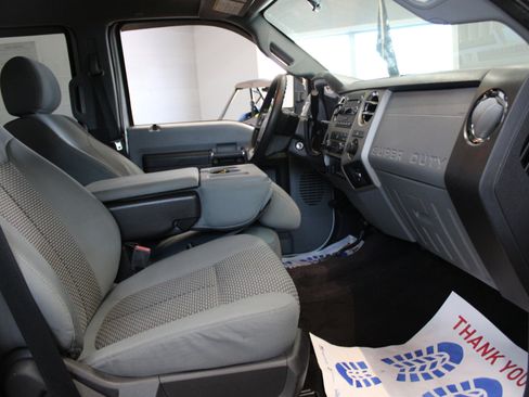 Used 2015 Ford F250 XLT w/ Snow Plow Prep Package image 17