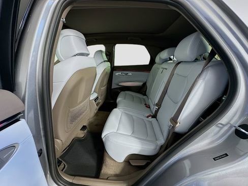 Certified 2026 Genesis GV70 2.5T Advanced AWD/4WD image 17
