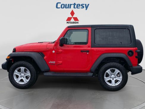 Used 2018 Jeep Wrangler Sport AWD/4WD image 2