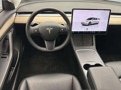 Used 2023 Tesla Model 3 Standard Range RWD image 10