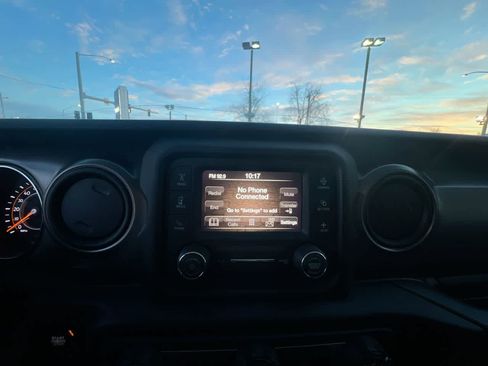 Used 2021 Jeep Wrangler Unlimited Sport image 16