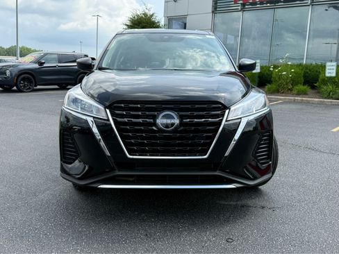 Used 2025 Nissan Kicks Play S FWD image 2