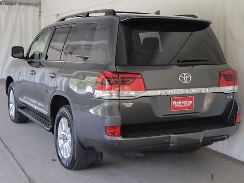 Used 2021 Toyota Land Cruiser AWD/4WD image 30