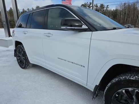 Used 2023 Jeep Grand Cherokee Overland w/ Luxury Tech Group IV image 34