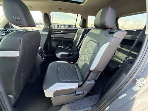 New 2026 Volkswagen Atlas Peak Edition AWD/4WD image 23