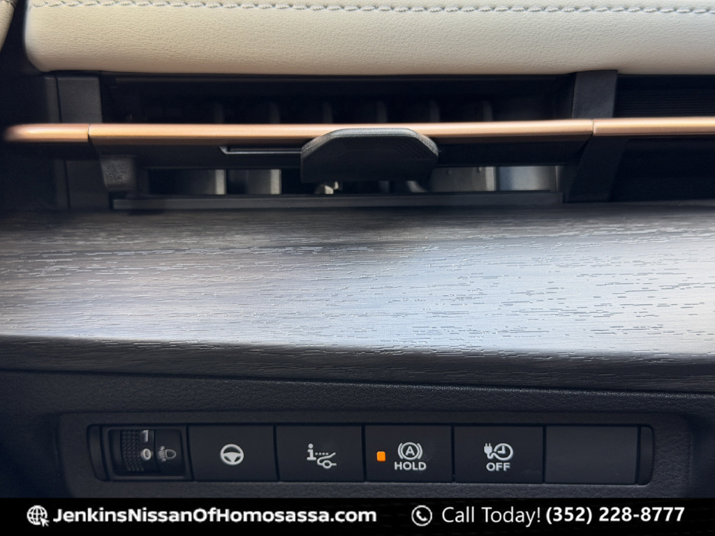 Used 2024 Nissan Ariya FWD image 38