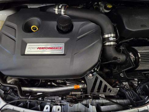 Used 2017 Ford Focus RS AWD/4WD image 3