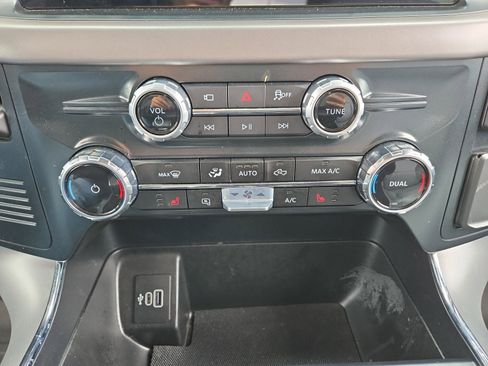 Used 2025 Ford F150 Lightning Pro AWD/4WD image 20