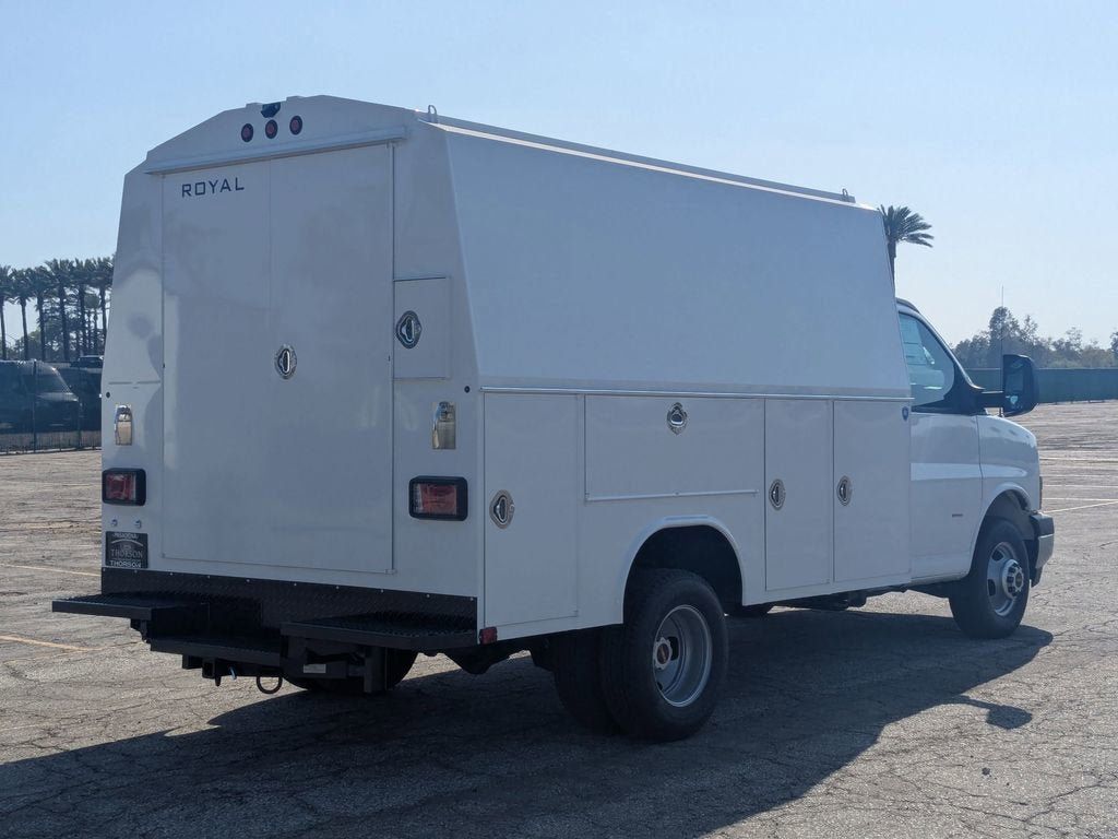New 2026 GMC Savana 3500 w/ Power Convenience Package RWD image 7