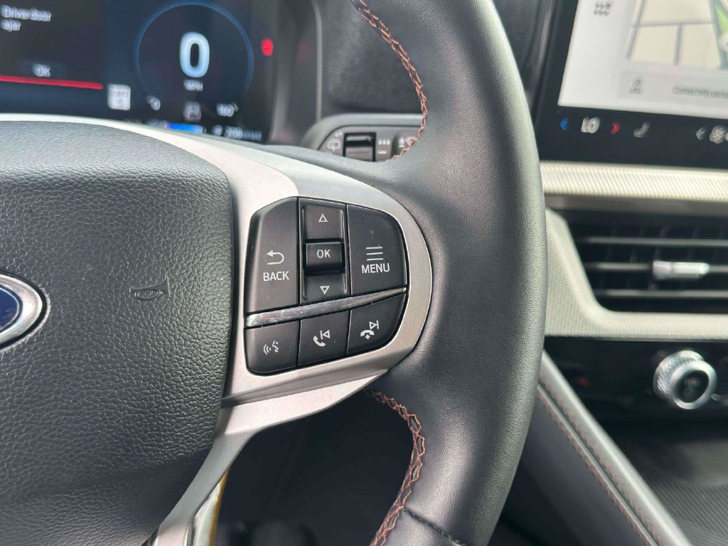 Used 2026 Ford Explorer Active AWD/4WD image 22
