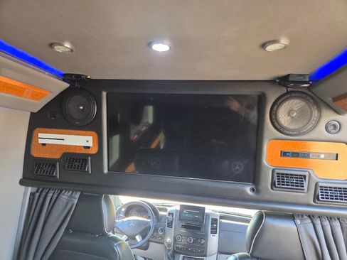 Used 2016 Mercedes-Benz Sprinter 2500 image 20