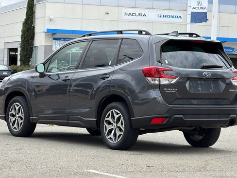 Used 2023 Subaru Forester Premium AWD/4WD image 6