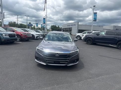 Used 2021 Honda Accord Touring image 2