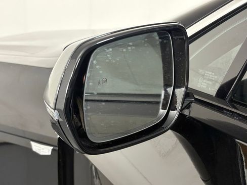 Used 2023 Cadillac Lyriq 2WD image 12
