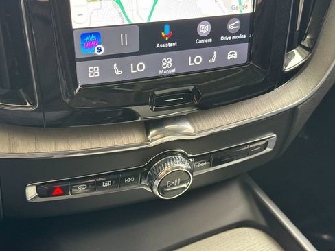 Certified 2025 Volvo XC60 B5 Plus AWD/4WD image 20
