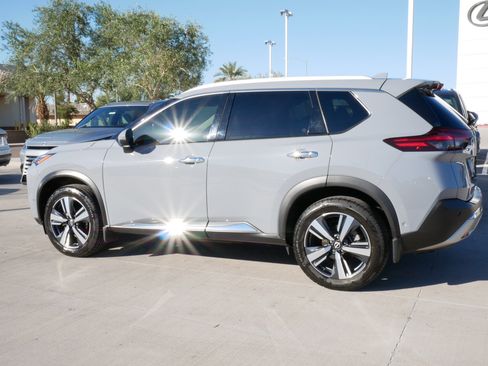 Used 2022 Nissan Rogue Platinum w/ Head-Up Display Package image 5