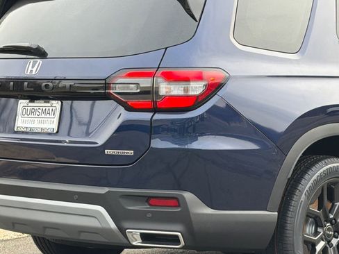 New 2025 Honda Pilot Touring image 6