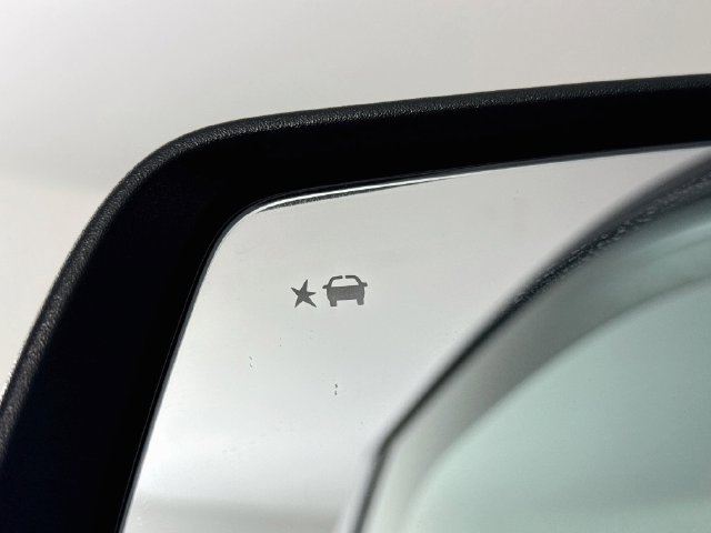 Used 2023 Chevrolet Traverse RS w/ LPO, Floor Liner Package AWD/4WD image 38