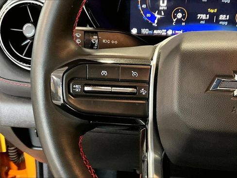 Used 2025 Chevrolet Colorado Z71 w/ Technology Package AWD/4WD image 23