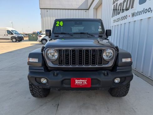 Used 2024 Jeep Wrangler Sport S image 32