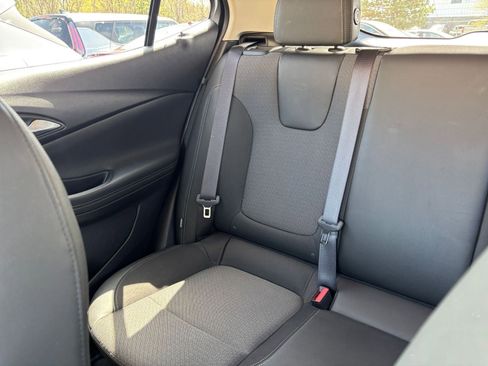 Used 2025 Buick Encore GX Preferred AWD/4WD image 39