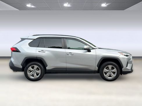 Used 2022 Toyota RAV4 XLE w/ Convenience Package AWD/4WD image 8