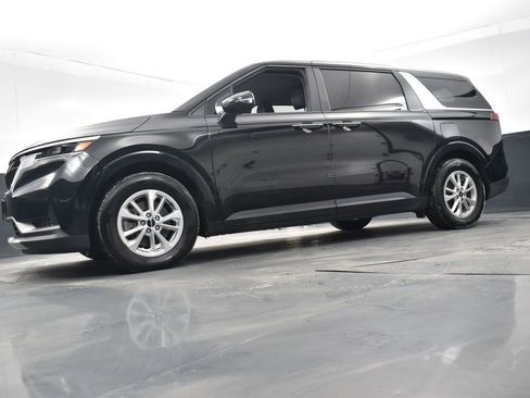 Used 2024 Kia Carnival LX image 24