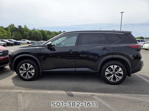 Used 2023 Nissan Rogue SV FWD image 2
