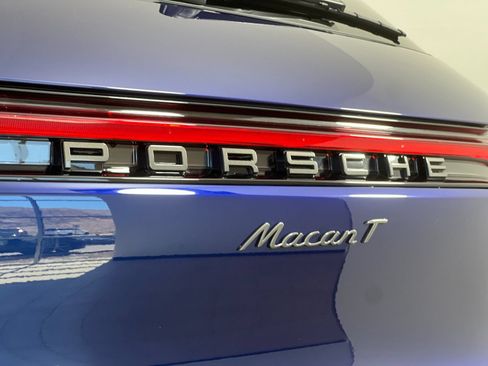 Used 2023 Porsche Macan Turbo AWD/4WD image 27