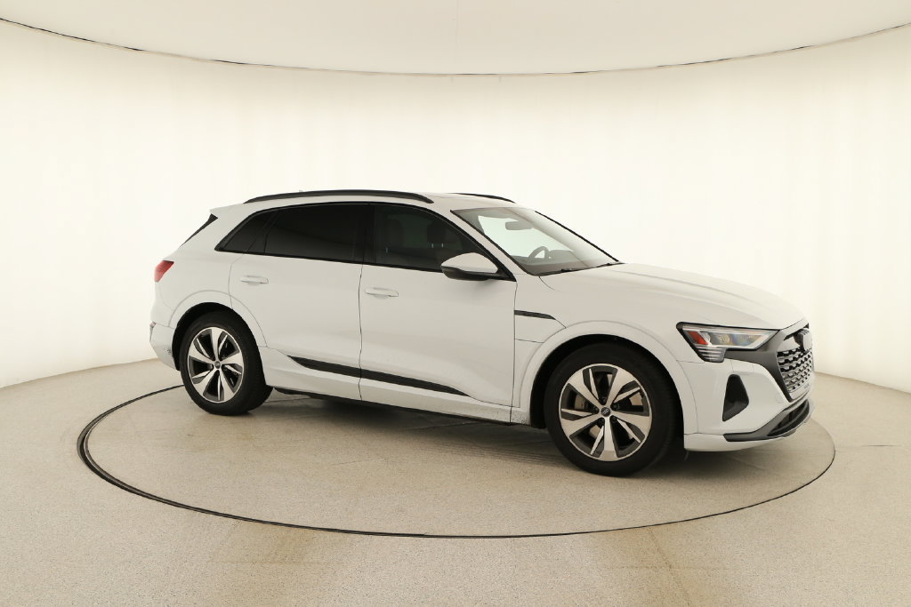 Certified 2024 Audi Q8 e-tron Premium AWD/4WD image 9