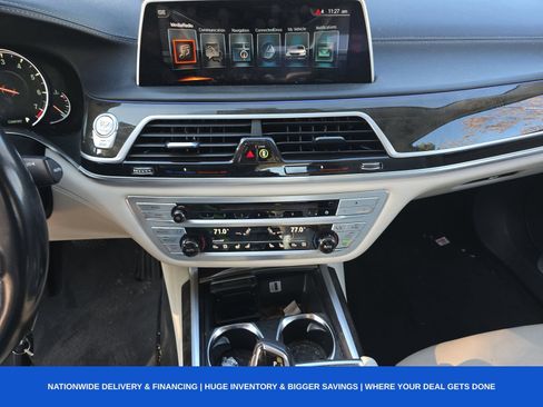 Used 2017 BMW 740i image 18