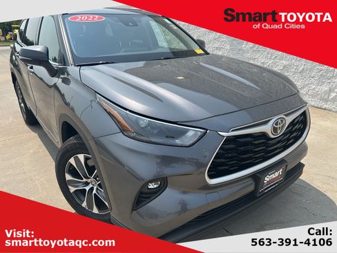 Used 2022 Toyota Highlander XLE AWD/4WD image 1