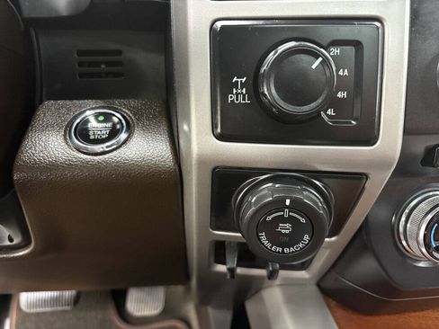 Used 2018 Ford F150 King Ranch w/ Equipment Group 601A Luxury AWD/4WD image 24