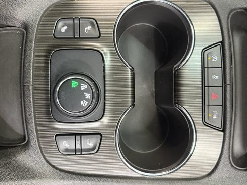 Used 2020 GMC Acadia SLT AWD/4WD image 29