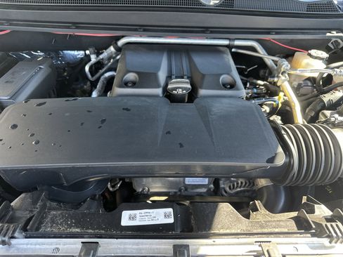 Used 2024 GMC Canyon Denali image 9