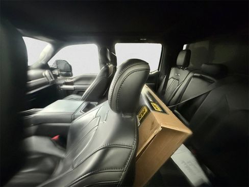 Used 2017 Ford F350 Platinum w/ Platinum Ultimate Package image 20