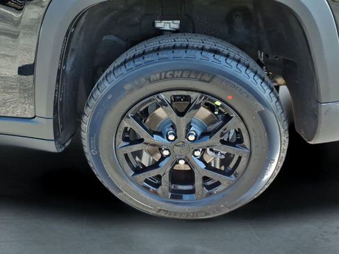 New 2026 Jeep Grand Cherokee Laredo image 9