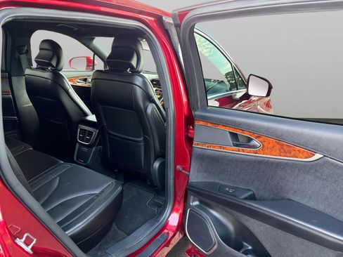 Used 2016 Lincoln MKX Reserve w/ Technology Package AWD/4WD image 17
