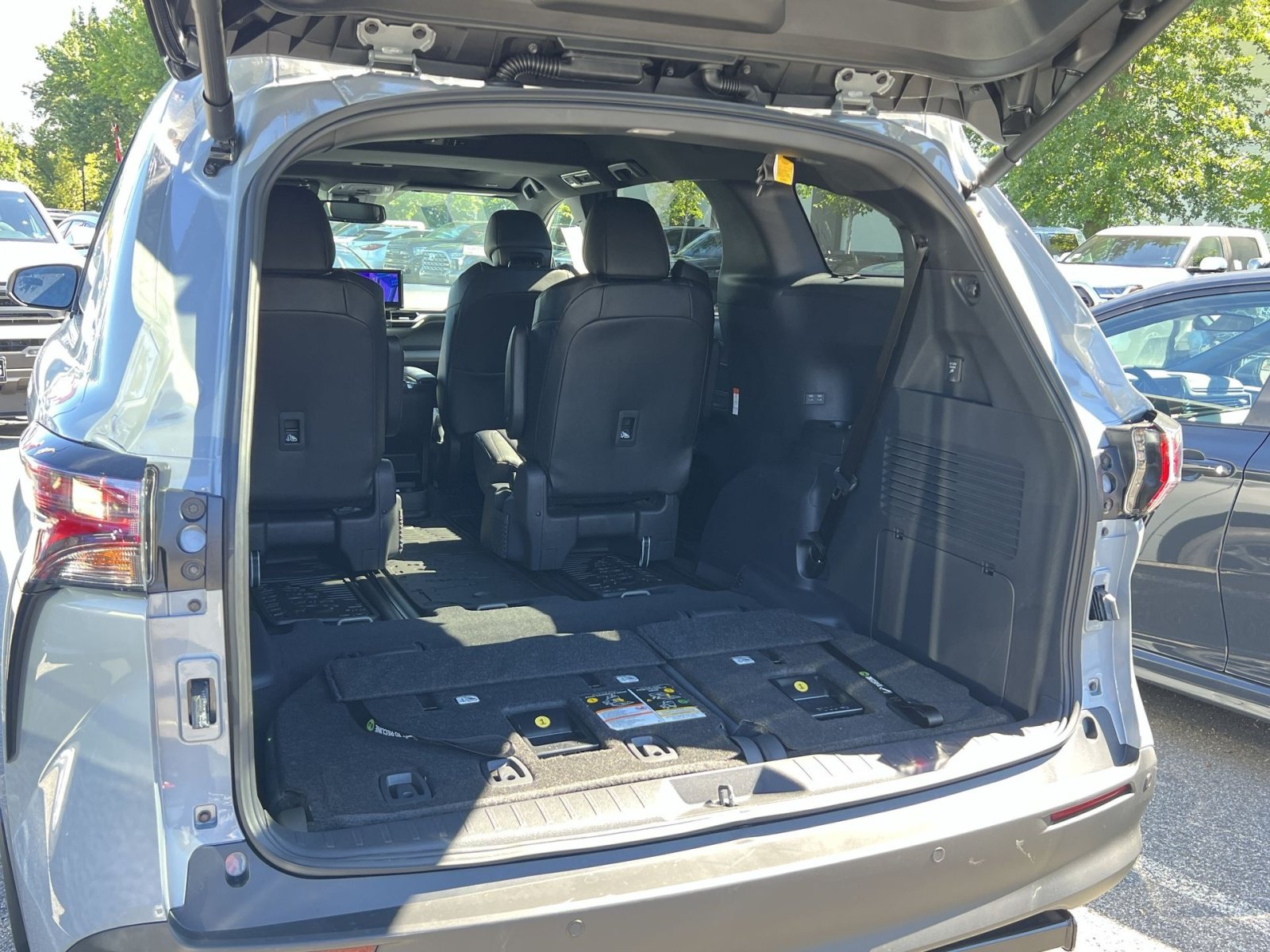 New 2026 Toyota Sienna XLE Woodland Edition AWD/4WD image 20