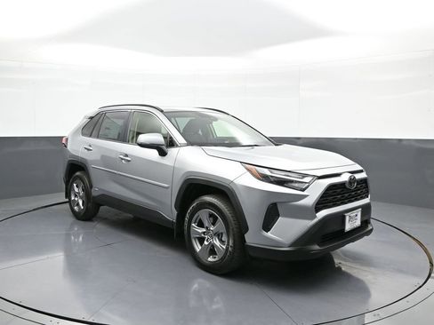 Certified 2025 Toyota RAV4 XLE w/ Convenience Package image 4
