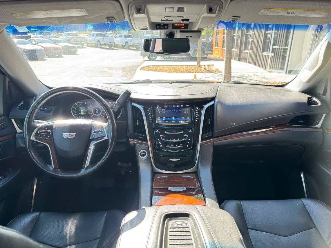 Used 2019 Cadillac Escalade ESV Premium Luxury AWD/4WD image 13