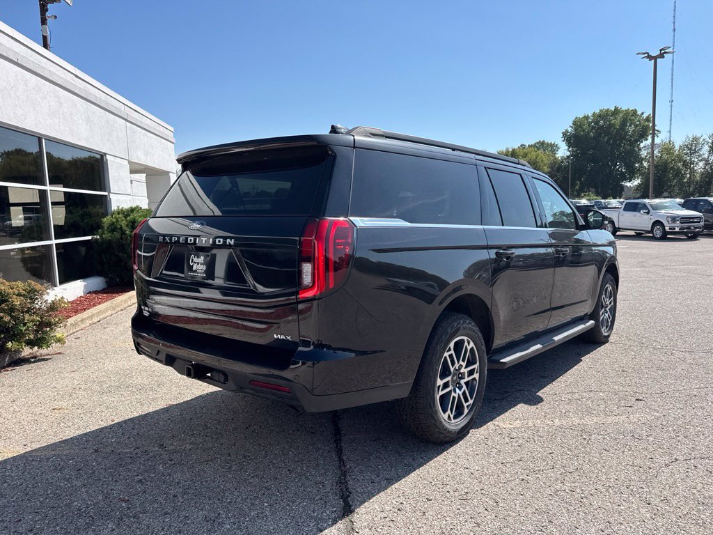 New 2026 Ford Expedition Max Active AWD/4WD image 3