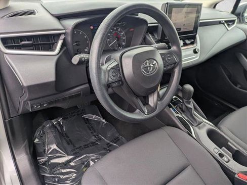 Certified 2025 Toyota Corolla LE image 9