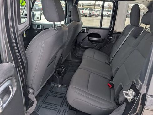 Used 2021 Jeep Wrangler Unlimited Sport image 19