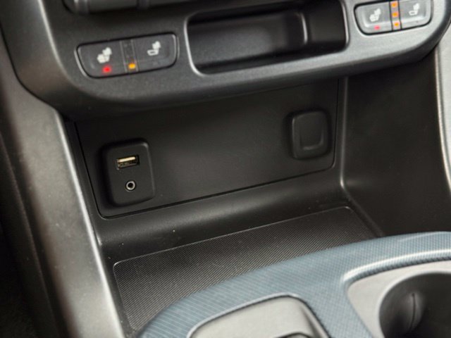 Used 2016 Chevrolet Colorado Z71 AWD/4WD image 32