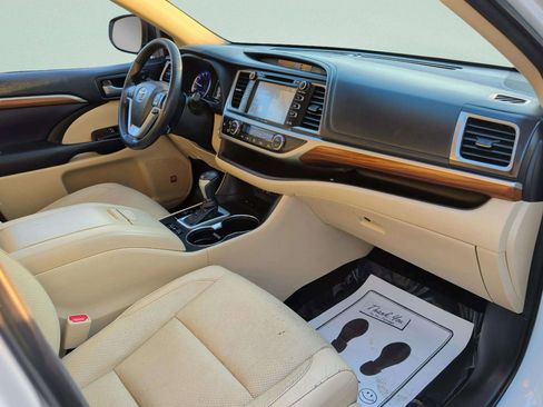 Used 2018 Toyota Highlander Limited Platinum image 38