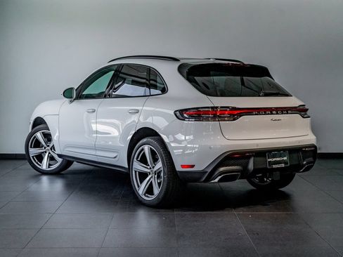 Certified 2025 Porsche Macan AWD/4WD image 3