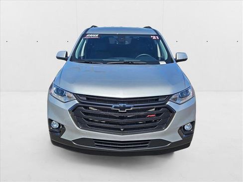Used 2021 Chevrolet Traverse RS image 2